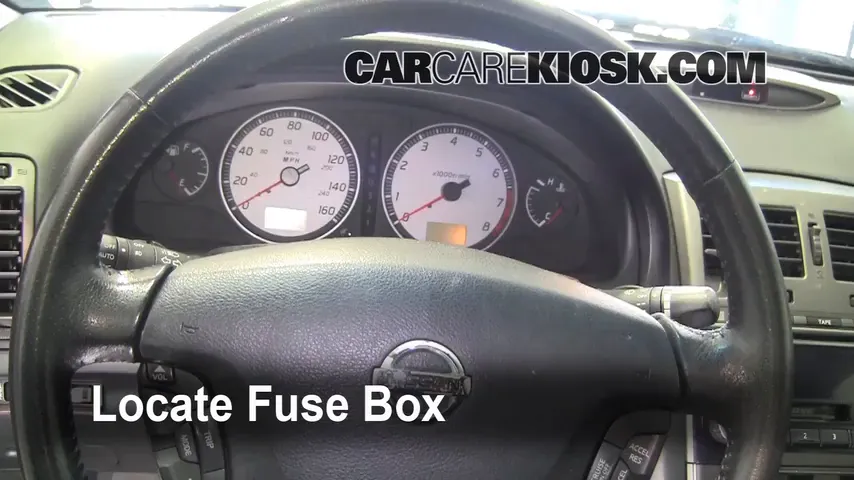 2002 Nissan Maxima GLE 3.5L V6 Fusible (interior)
